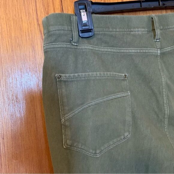 Green jegging pants time and tru size XL 16/18 - Picture 10 of 10